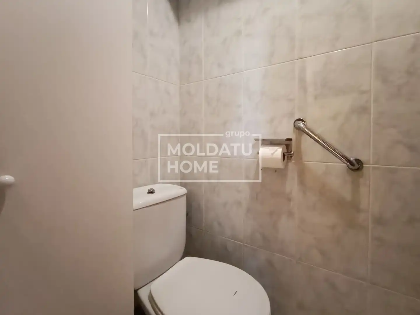 Bathroom of Flat for sale in Zumaia  with Heating and Storage room