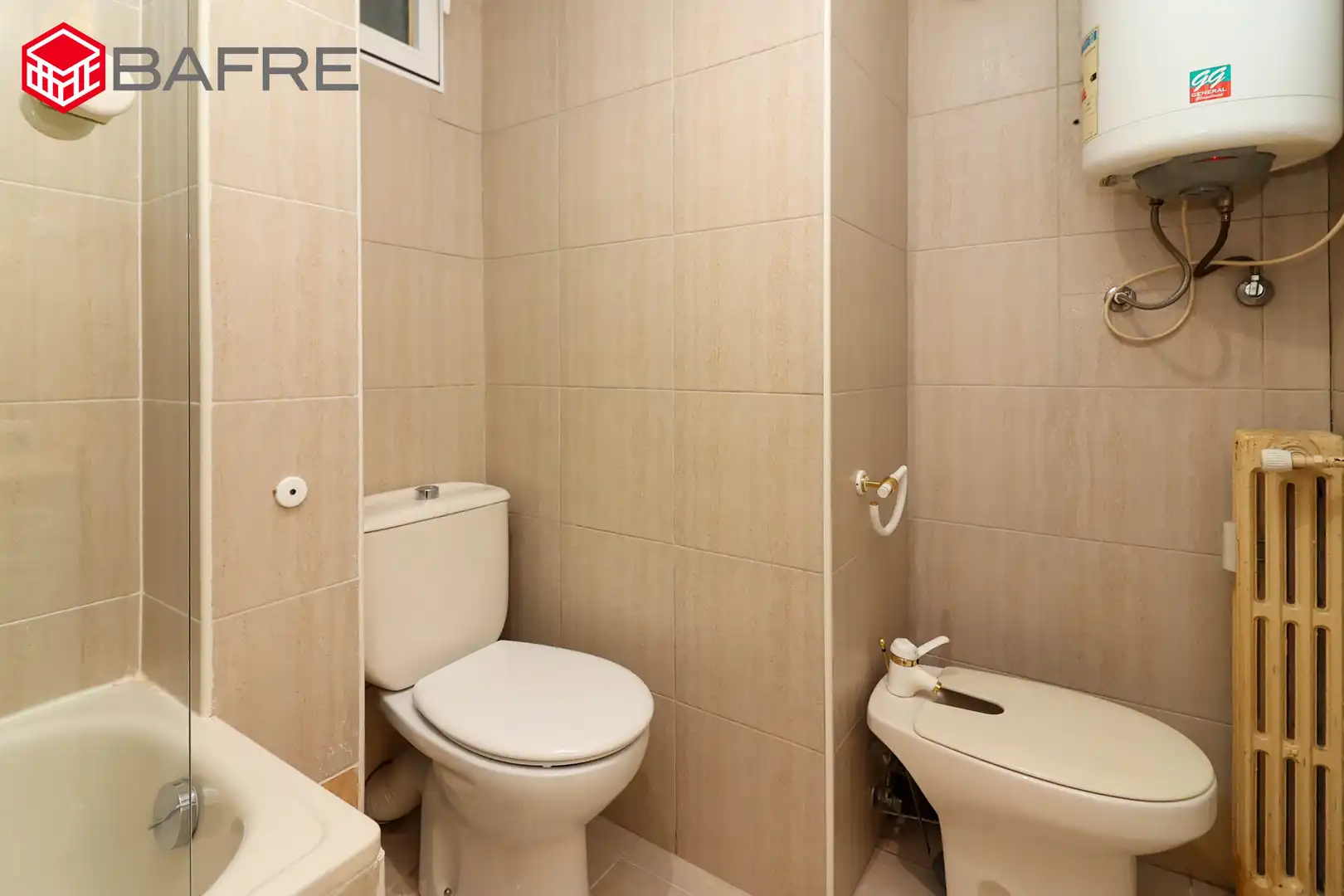 Baño de Piso de alquiler en Madrid con Aire acondicionado y Calefacción