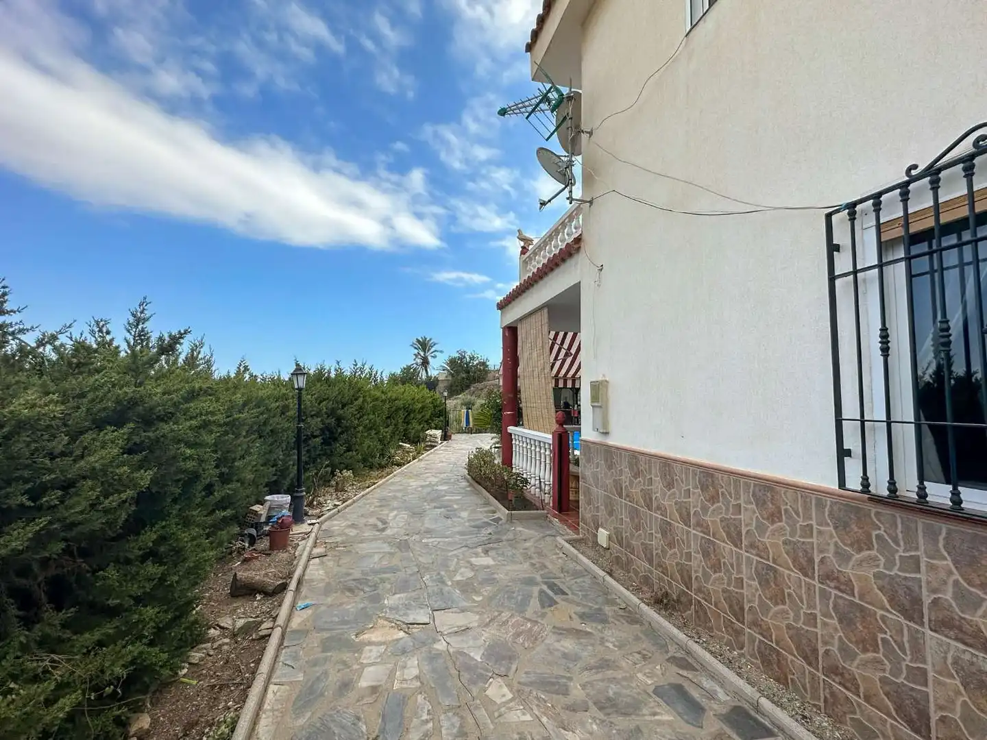 Vista exterior de Casa o chalet en venta en Molvízar con Terraza y Piscina