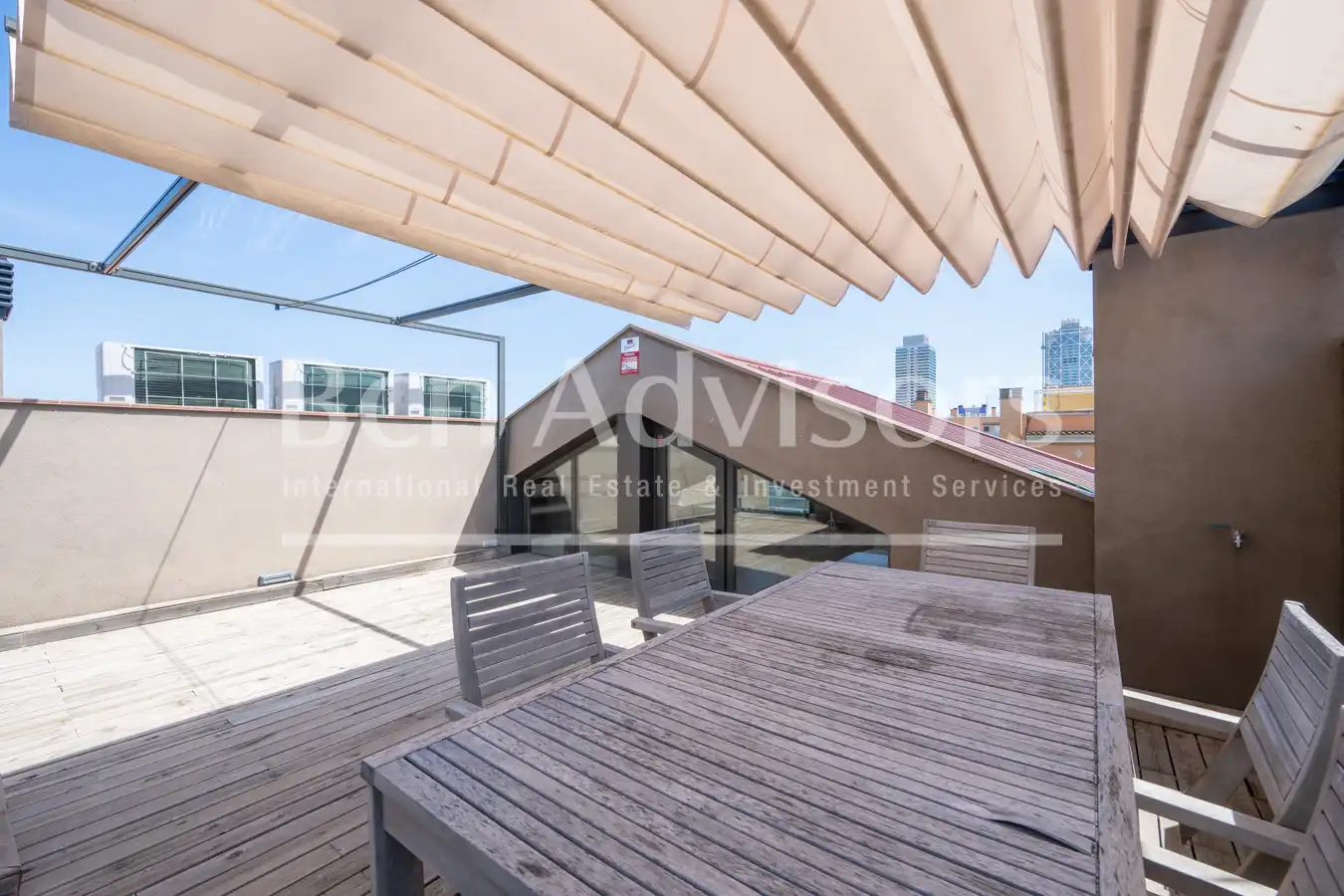 Terrasse von Dachboden zum Verkauf in Barcelona mit Klimaanlage, Heizung und Parkett