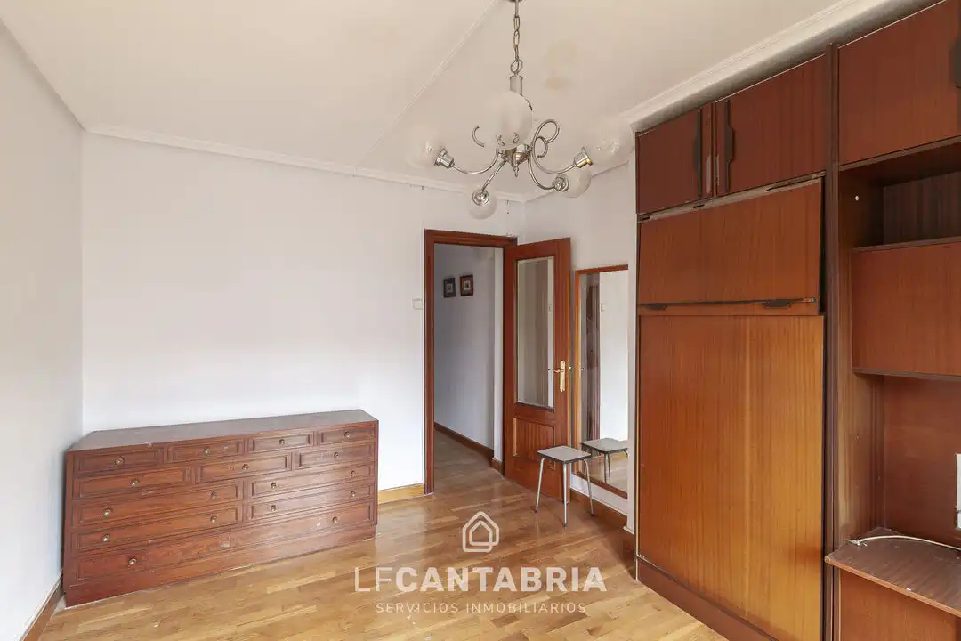 Schlafzimmer von Wohnung zum Verkauf in Santander