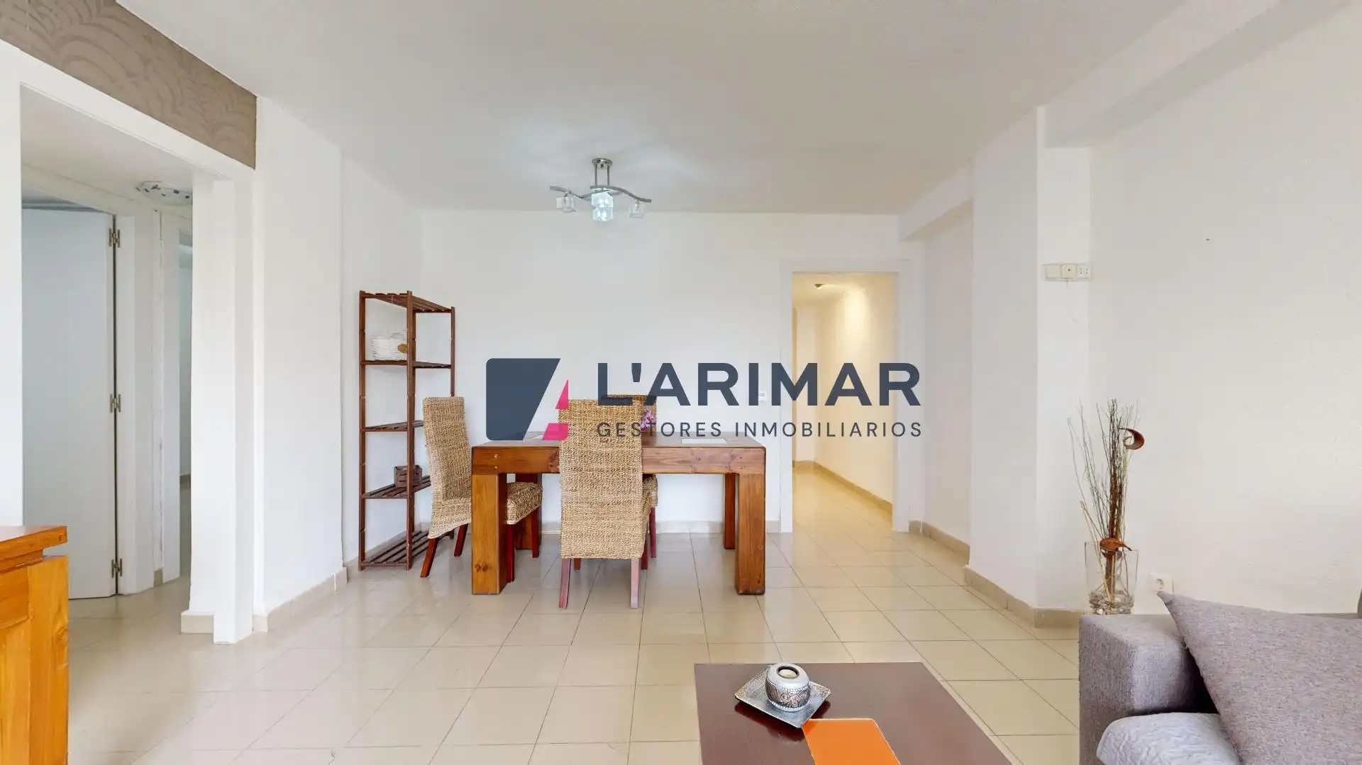 Vista exterior de Piso en venta en Alicante / Alacant con Amueblado y Piscina comunitaria