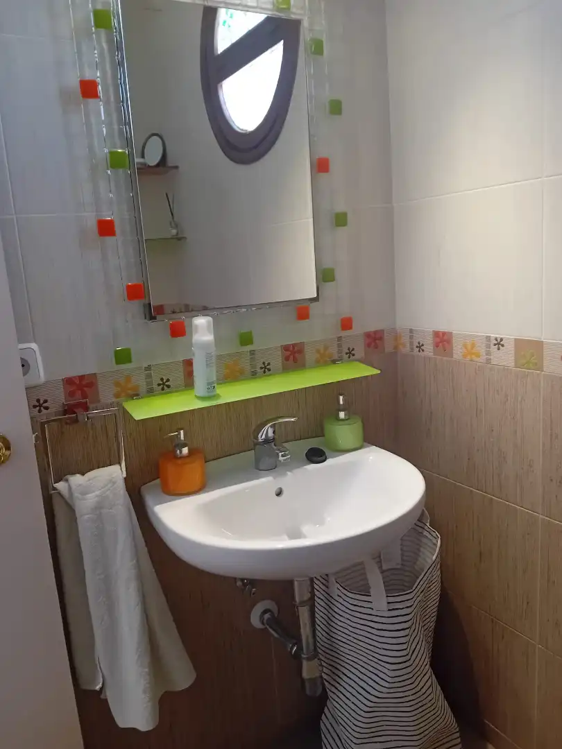 Badezimmer von Einfamilien-Reihenhaus zum Verkauf in L'Ametlla de Mar  mit Klimaanlage, Terrasse und Schwimmbad