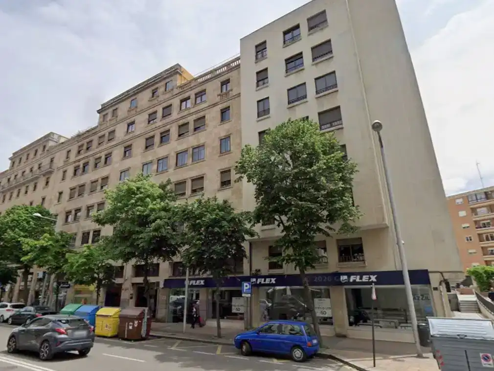 Außenansicht von Wohnung zur Miete in Salamanca Capital mit Balkon