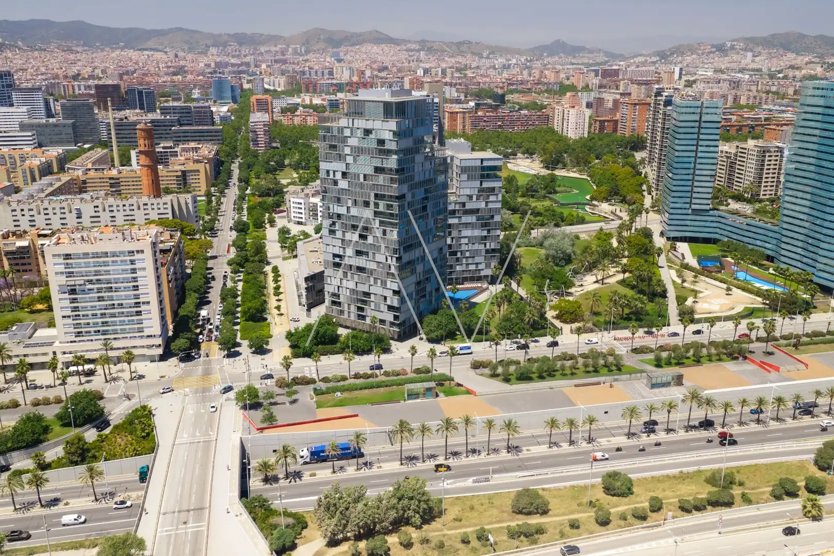 Außenansicht von Wohnung zum Verkauf in Barcelona mit Klimaanlage, Heizung und Terrasse