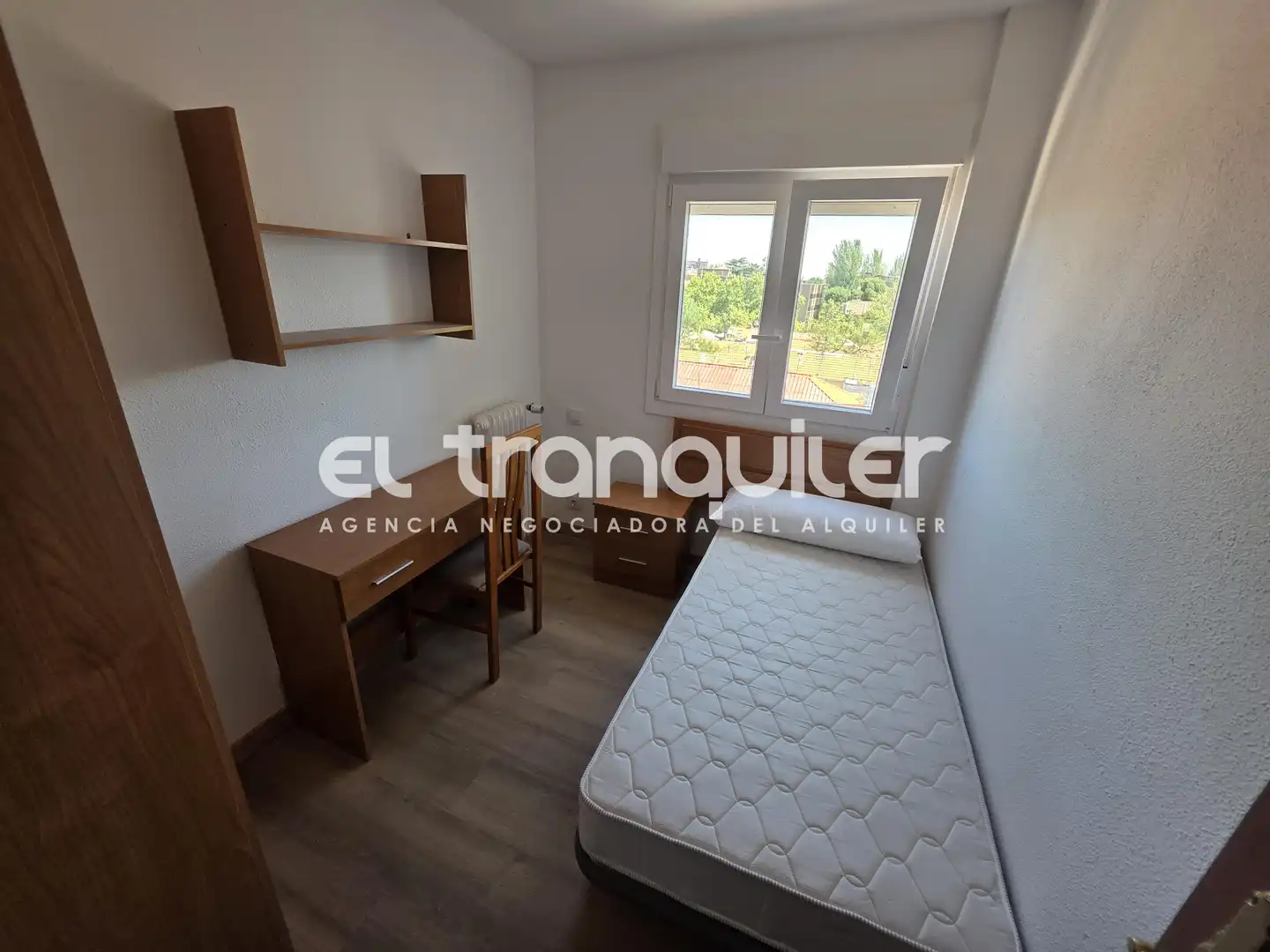 Bedroom of Flat for rent in Madrid  with Air Conditioner, Terrace and Furnished