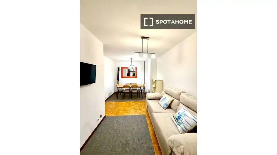Sala d'estar de Apartament per a compartir en Pontevedra Capital  amb Aire condicionat, Terrassa i Moblat
