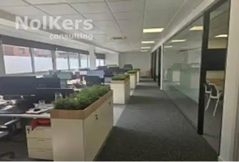 Büro zur Miete in Barcelona mit Klimaanlage, Heizung und Terrasse