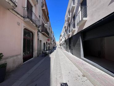 Local comercial de lloguer a Calle Montserrat