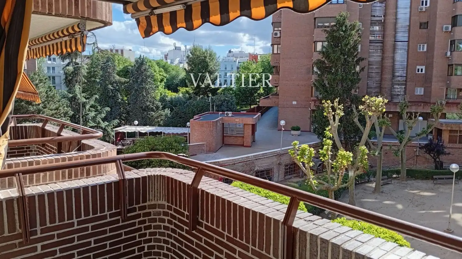 Terrace of Flat for rent in Madrid  with Air Conditioner, Terrace and Swimming Pool