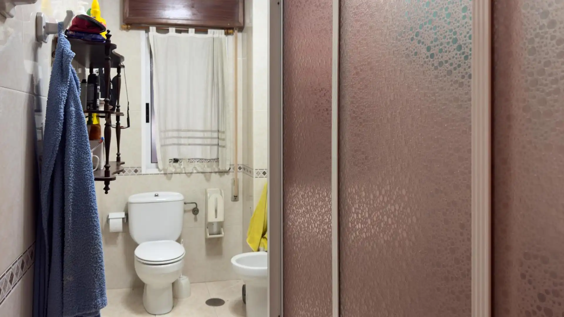 Baño de Piso en venta en Padrón con Calefacción, Trastero y Amueblado