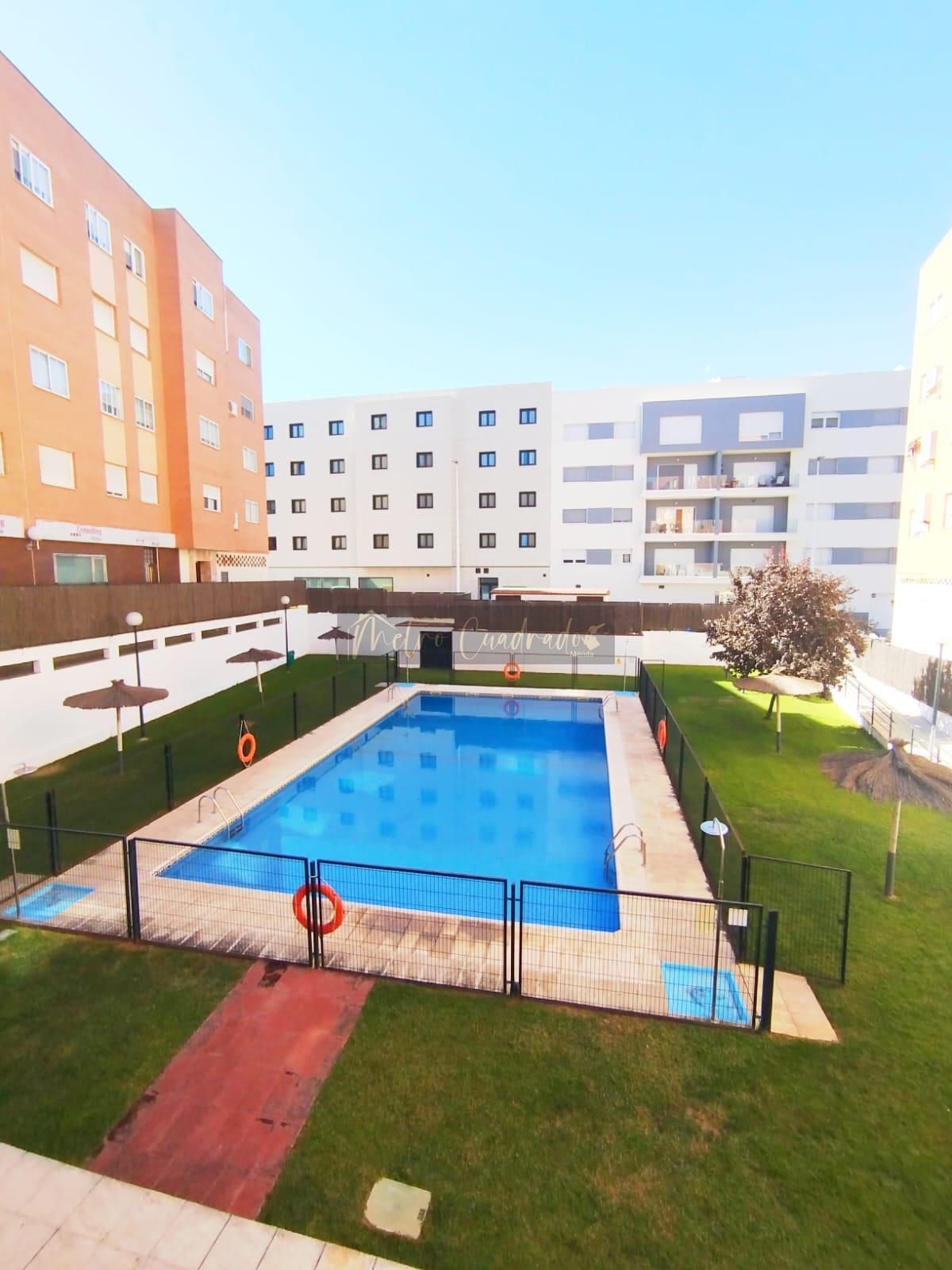 Piscina de Pis de lloguer en Mérida amb Aire condicionat, Moblat i Piscina comunitària