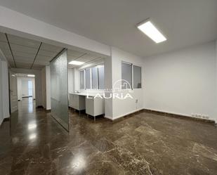 Office to rent in  Valencia Capital  with Air Conditioner