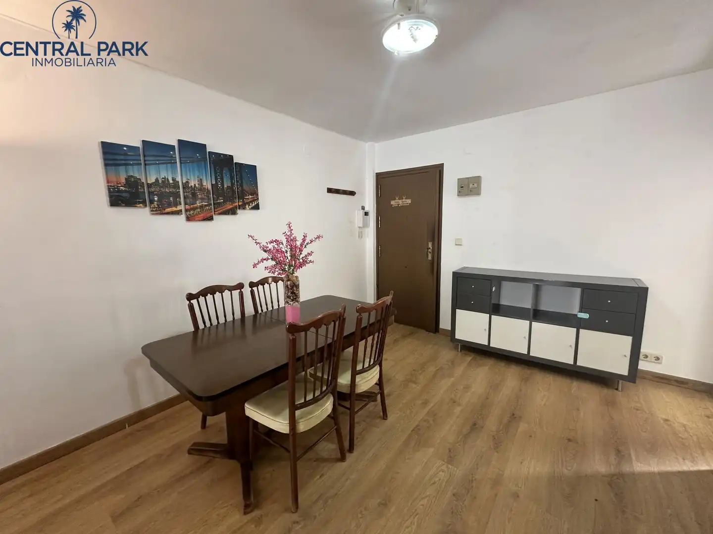 Menjador de Apartament en venda en Salou amb Aire condicionat, Terrassa i Moblat