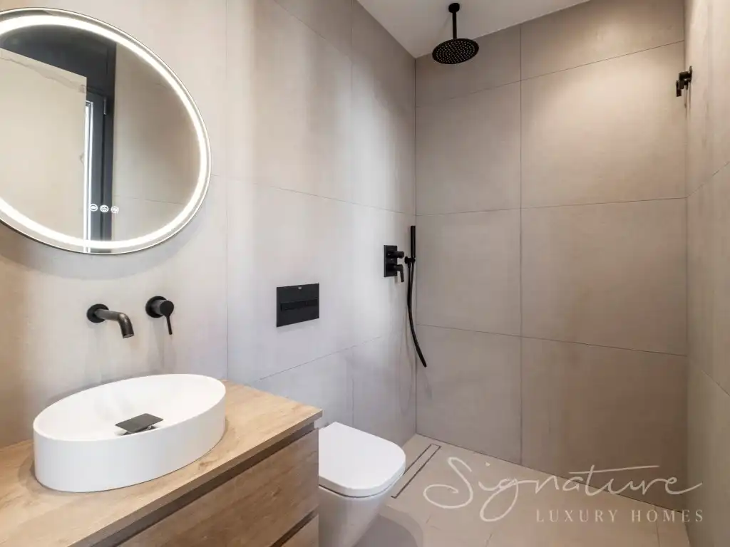 Bathroom of Houses for sale in Sant Cugat del Vallès  with Air Conditioner, Private garden and Swimming Pool