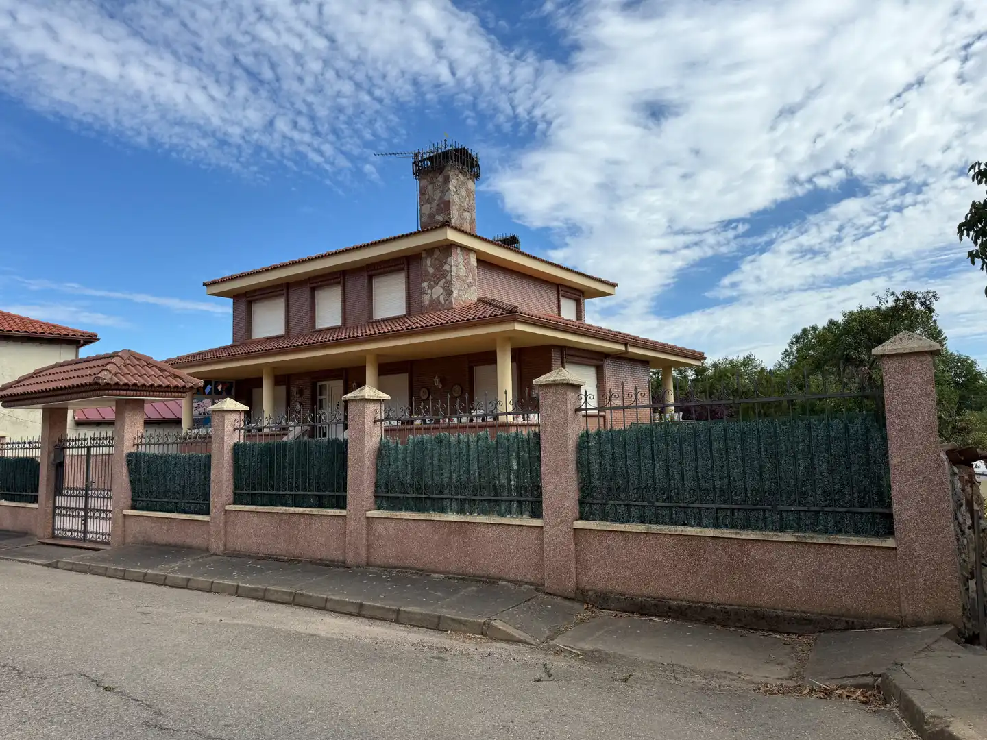 Vista exterior de Casa o xalet en venda en Llamas de la Ribera amb Calefacció, Jardí privat i Parquet