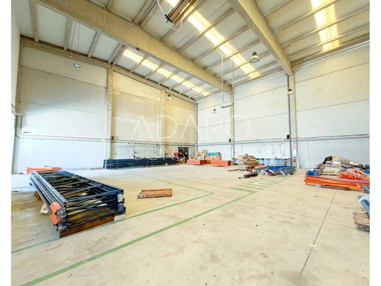 Nau industrial de lloguer en San Fernando de Henares amb Alarma