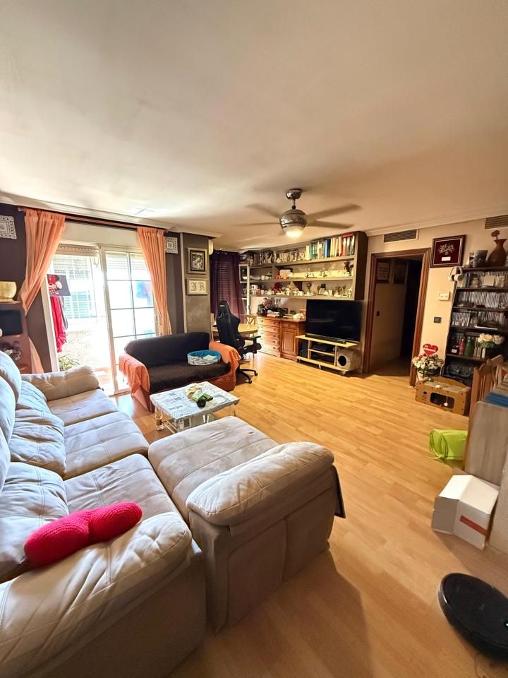 Sala d'estar de Pis en venda en Badajoz Capital amb Aire condicionat i Terrassa