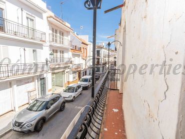Casa con balcone in vendita a Centro