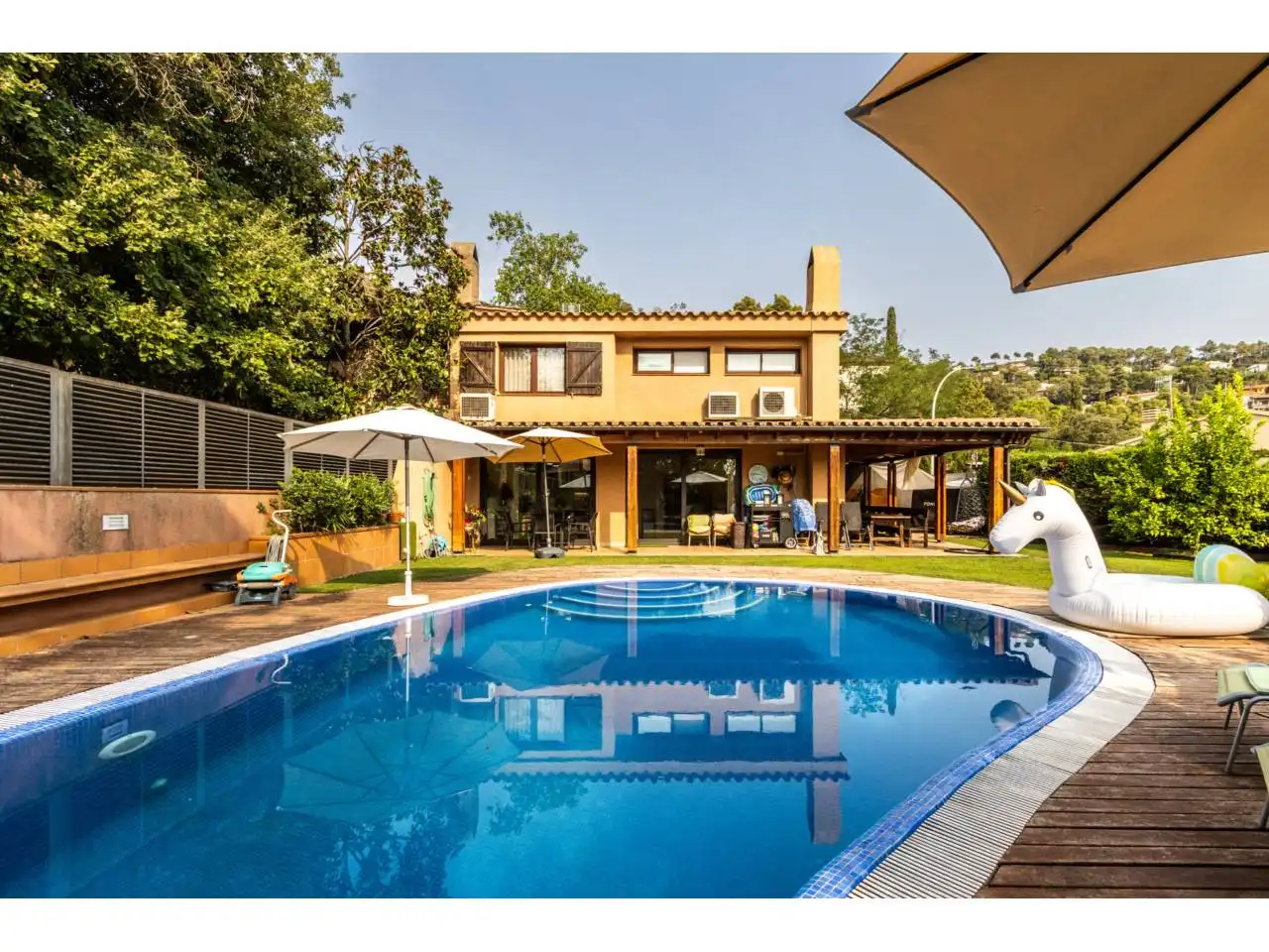 Piscina de Casa o xalet en venda en Castellar del Vallès amb Aire condicionat, Calefacció i Jardí privat