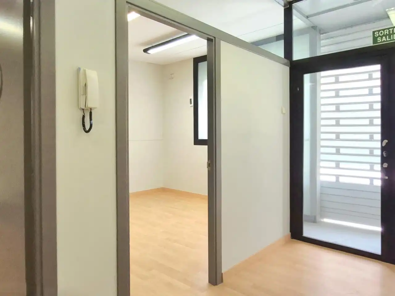 Erdgeschoss zum Verkauf in Terrassa mit Klimaanlage, Heizung und Parkett