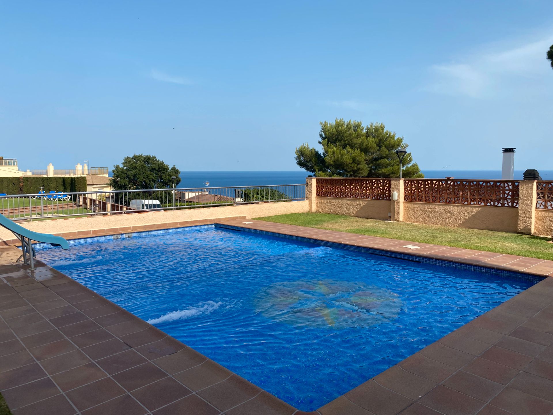 Swimming pool of Flat for sale in Sant Feliu de Guíxols  with Heating, Furnished and Oven