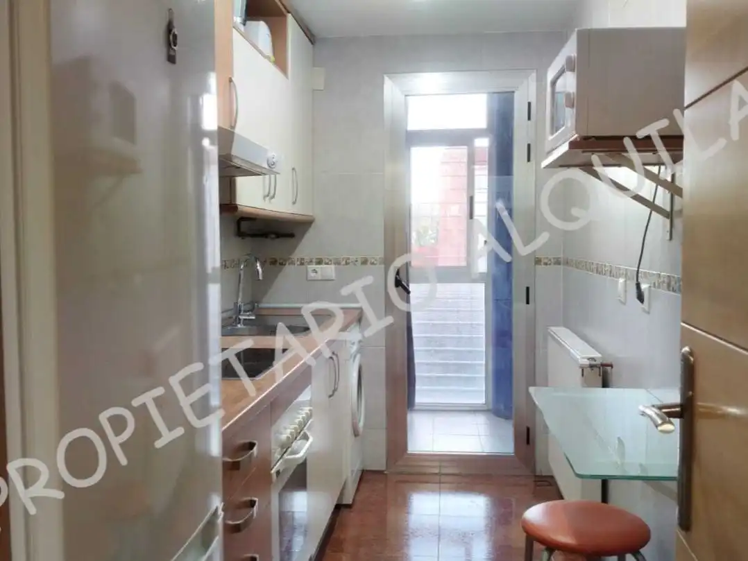 Pis de lloguer a Calle Eduardo Cruz Gómez, 3, Reyes Católicos - Paseo San Antonio