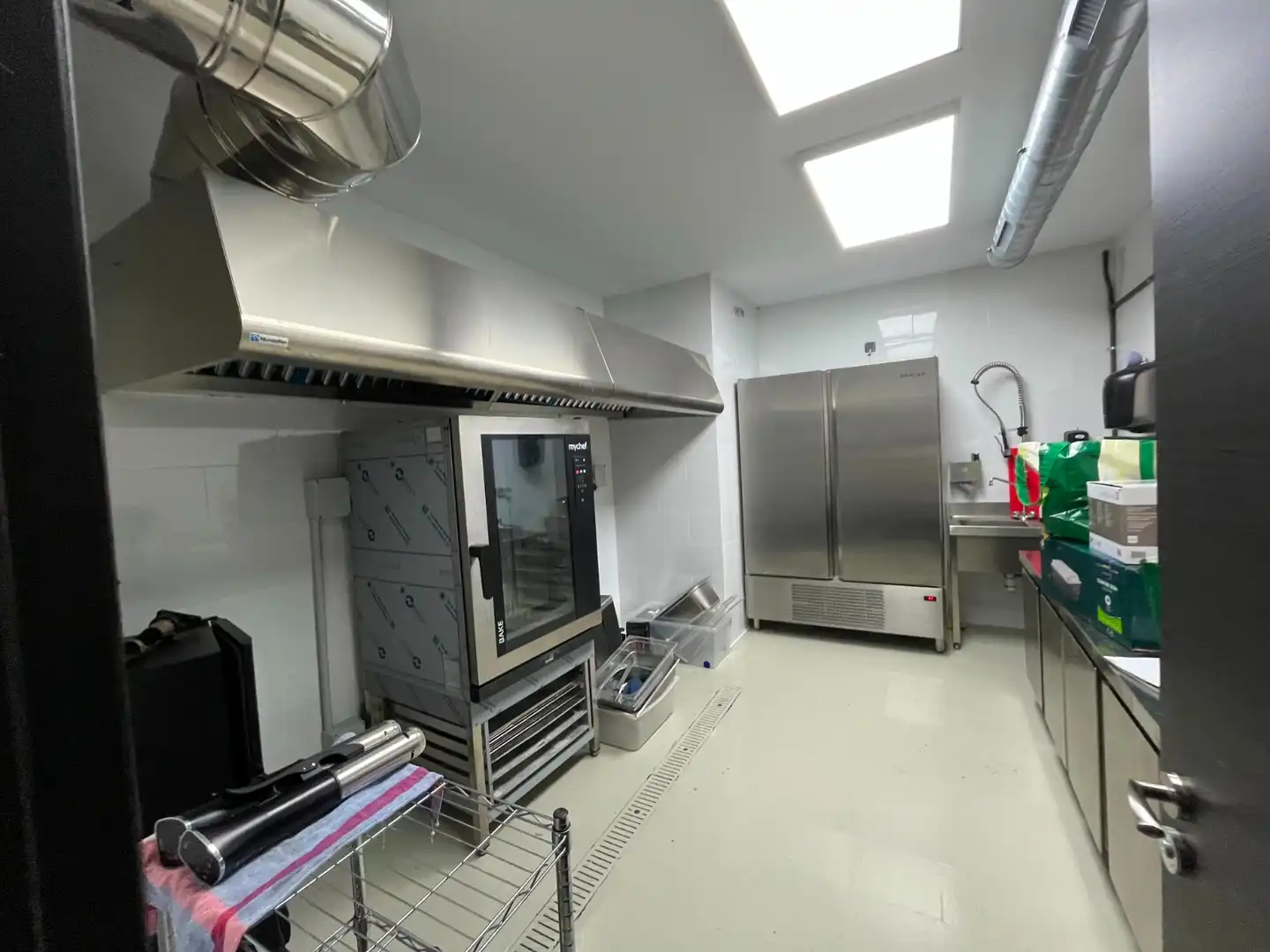 Cocina de Local en traspaso en Barcelona con Aire acondicionado, Calefacción y Amueblado