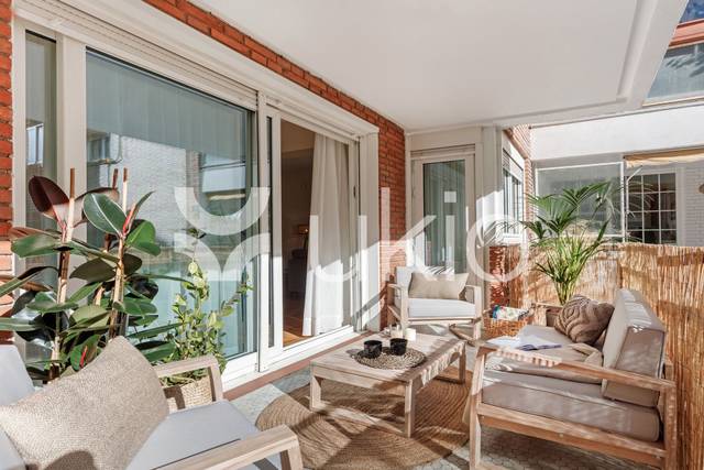 Apartamento en Alquiler en Calle de Rafael Calvo en Almagro