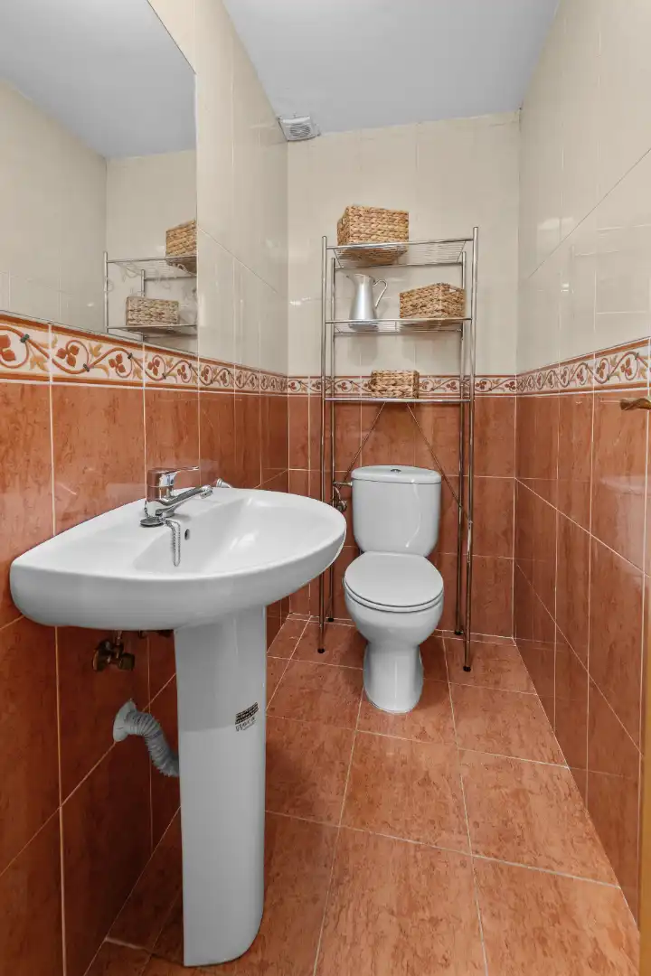 Bany de Pis en venda en Fuengirola amb Aire condicionat, Terrassa i Moblat