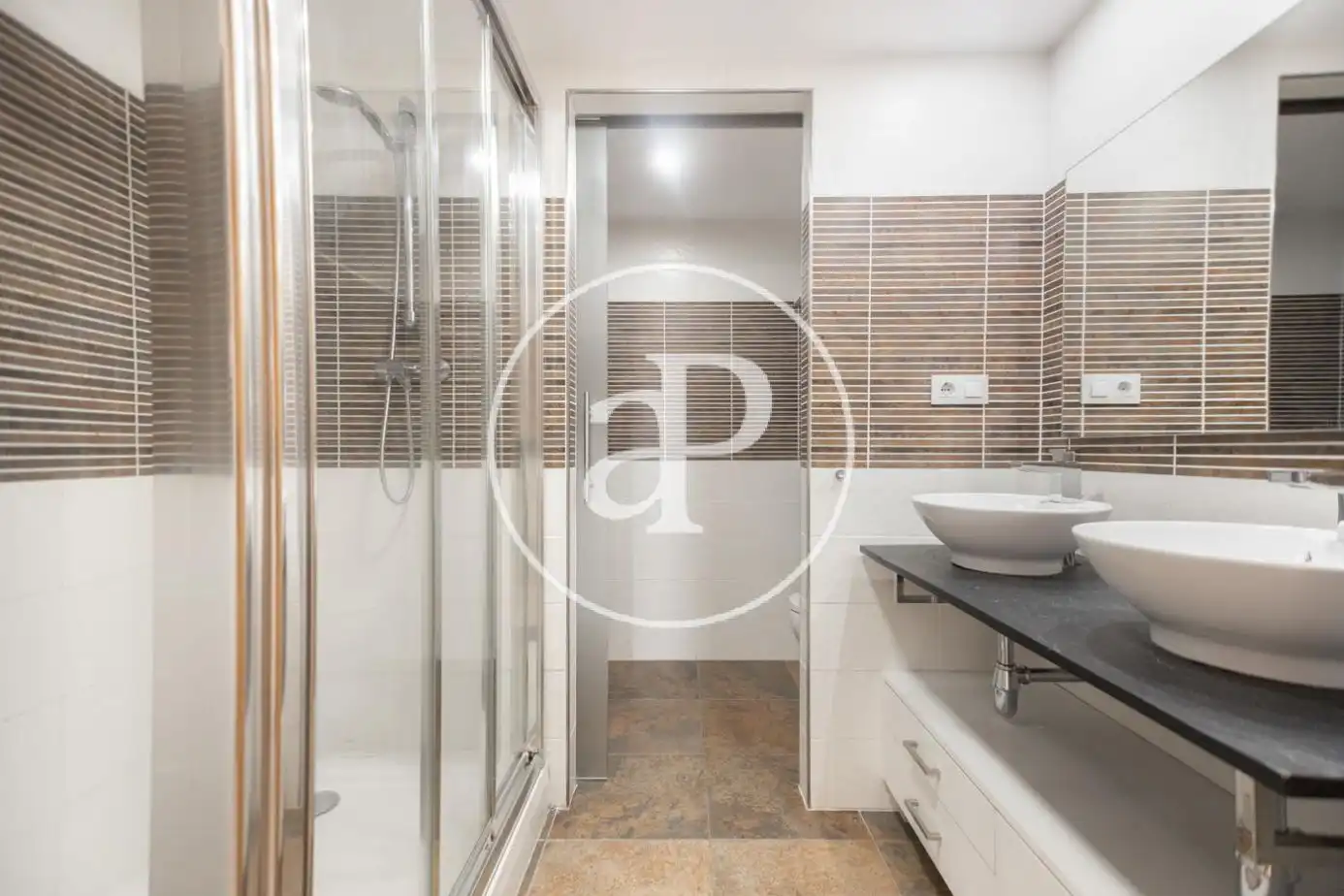 Badezimmer von Wohnung zur Miete in Valencia mit Klimaanlage, Heizung und Privatgarten
