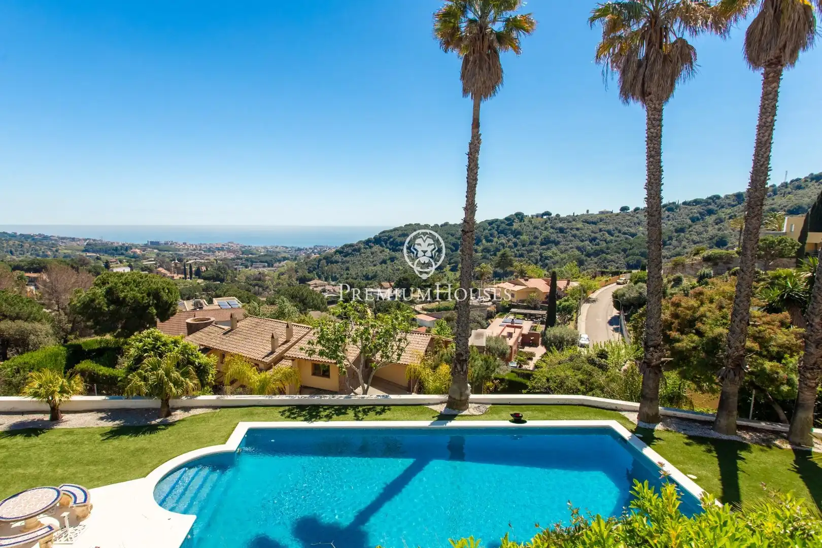 Vista exterior de Casa o xalet en venda en Alella amb Calefacció, Jardí privat i Terrassa