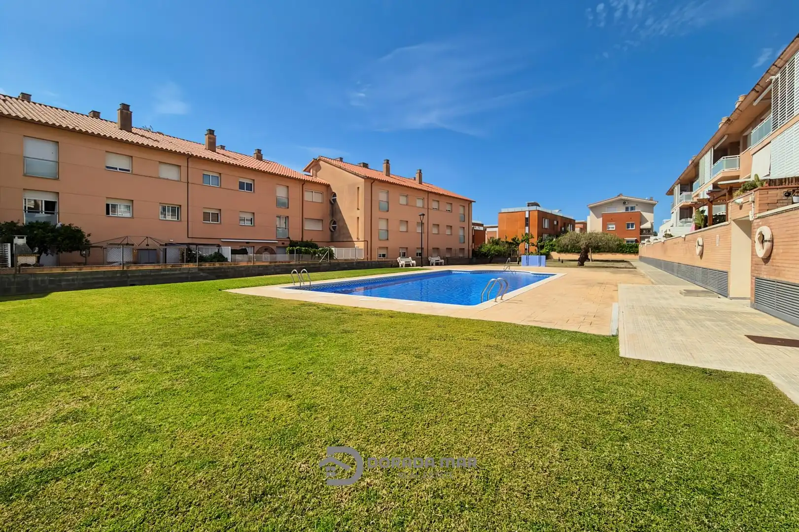 Piscina de Apartament en venda en Cubelles amb Calefacció, Jardí privat i Terrassa