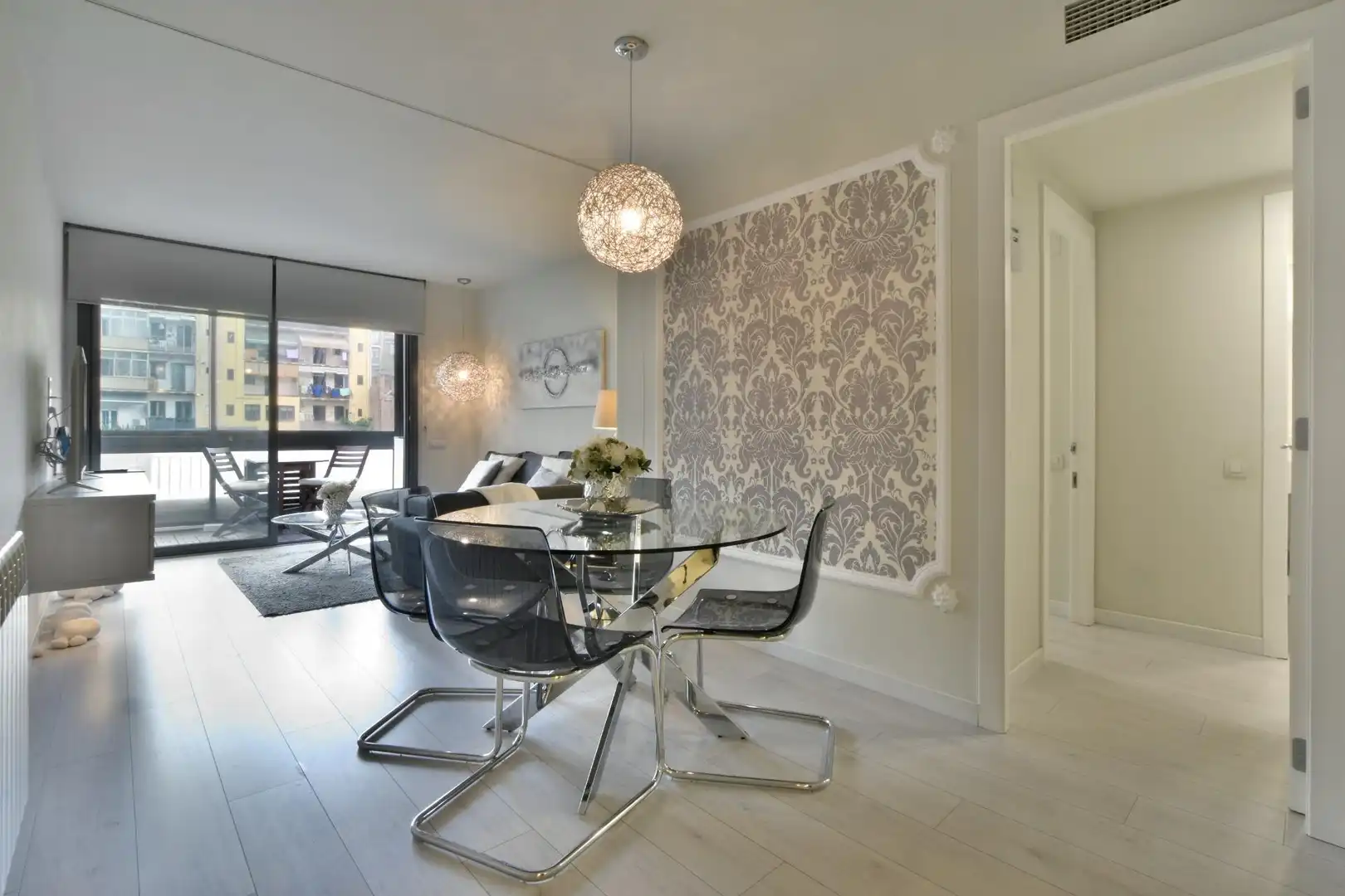 Comedor de Piso en venta en Barcelona con Parquet, Terraza y Balcón