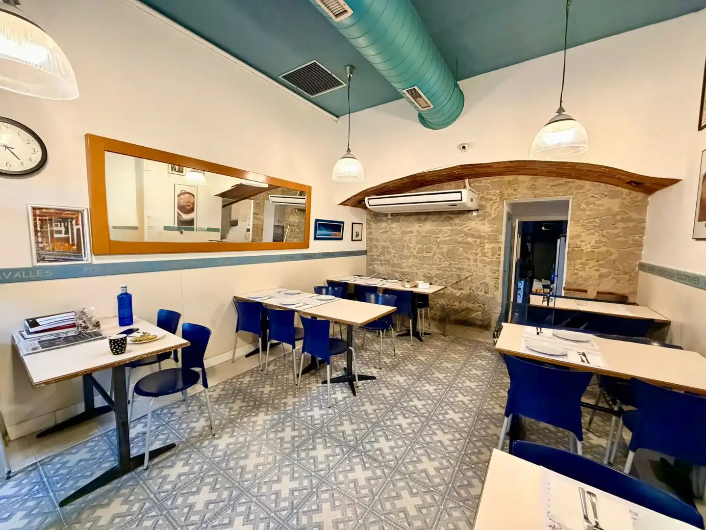 Business premises for transfer in Sants - Montjuïc, imagen 3