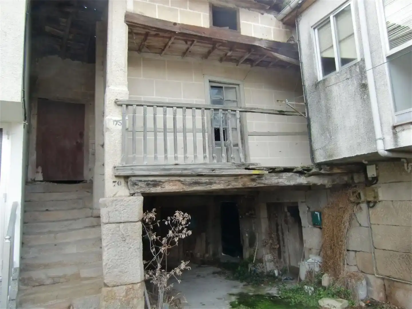 Vista exterior de Finca rústica en venda en Paderne de Allariz amb Balcó