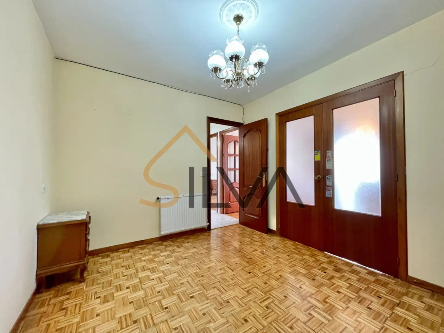 Sala de estar de Piso en venta en Lugo con Calefacción, Parquet y Internet