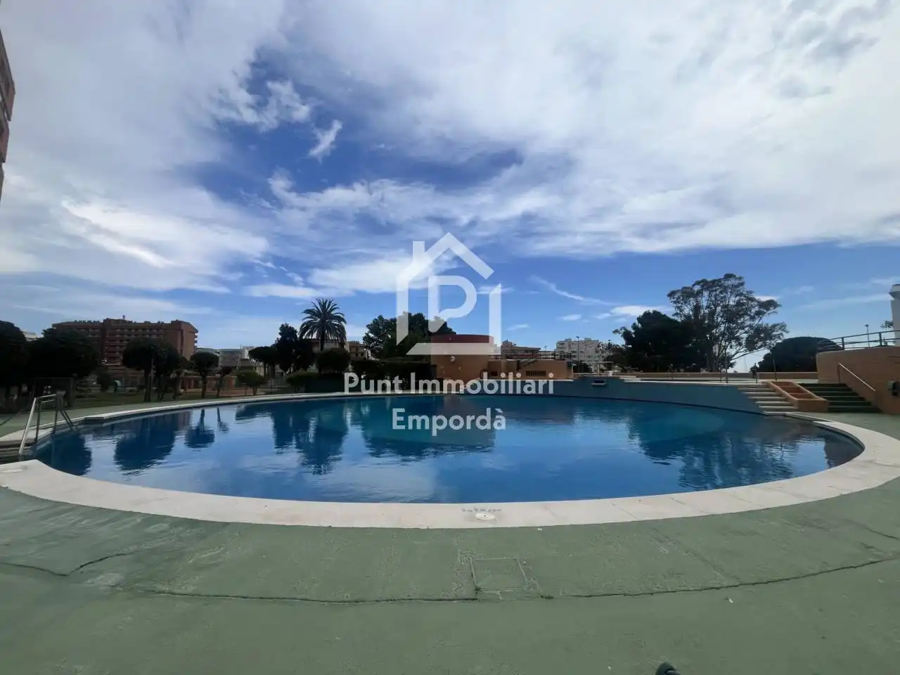 Swimming pool of Study for sale in Roses  with Air Conditioner, Parquet flooring and Terrace
