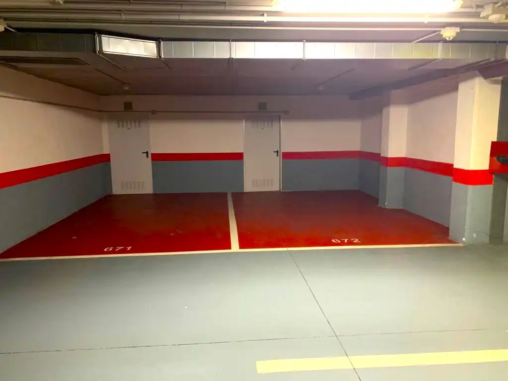Parkplatz von Garage zum Verkauf in Oviedo 