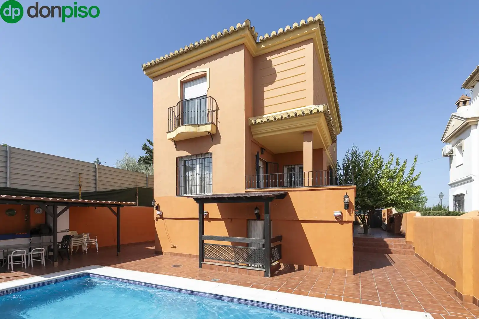 Detached house with terrace for sale in Calle Cerro Bufón