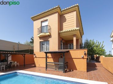 Villa avec balcon à vendre à Calle Cerro Bufón
