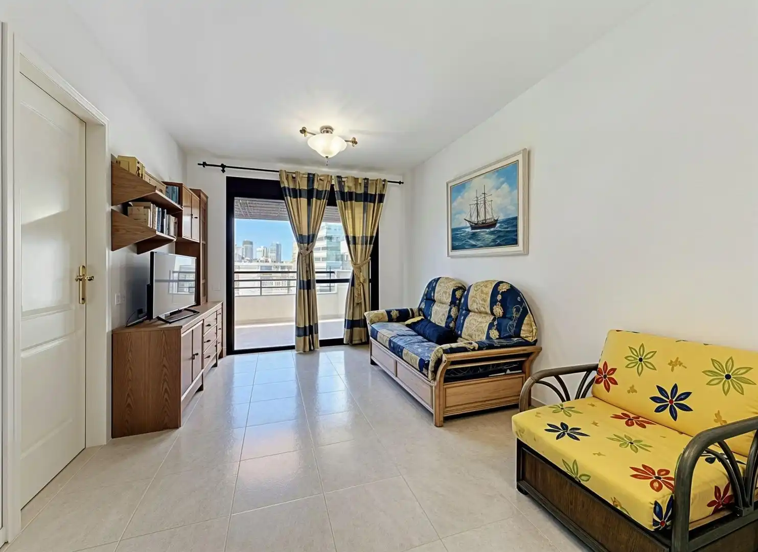Sala d'estar de Apartament en venda en Calpe / Calp amb Calefacció, Balcó i Piscina comunitària