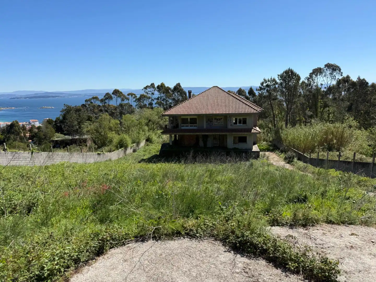 Vista exterior de Casa o xalet en venda en Ribeira amb Terrassa