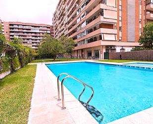 Swimming pool of Attic for sale in  Barcelona Capital  with Parquet flooring, Furnished and Balcony