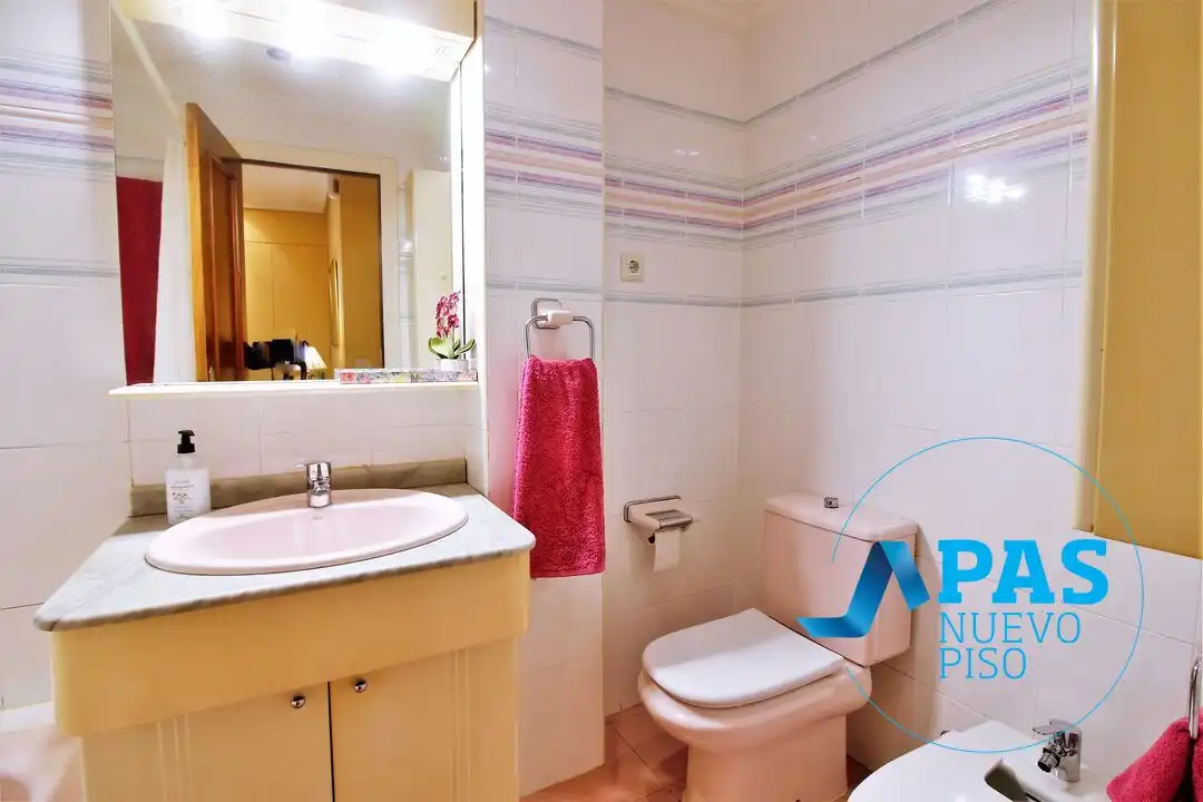 Baño de Piso en venta en Santander con Calefacción, Terraza y Trastero