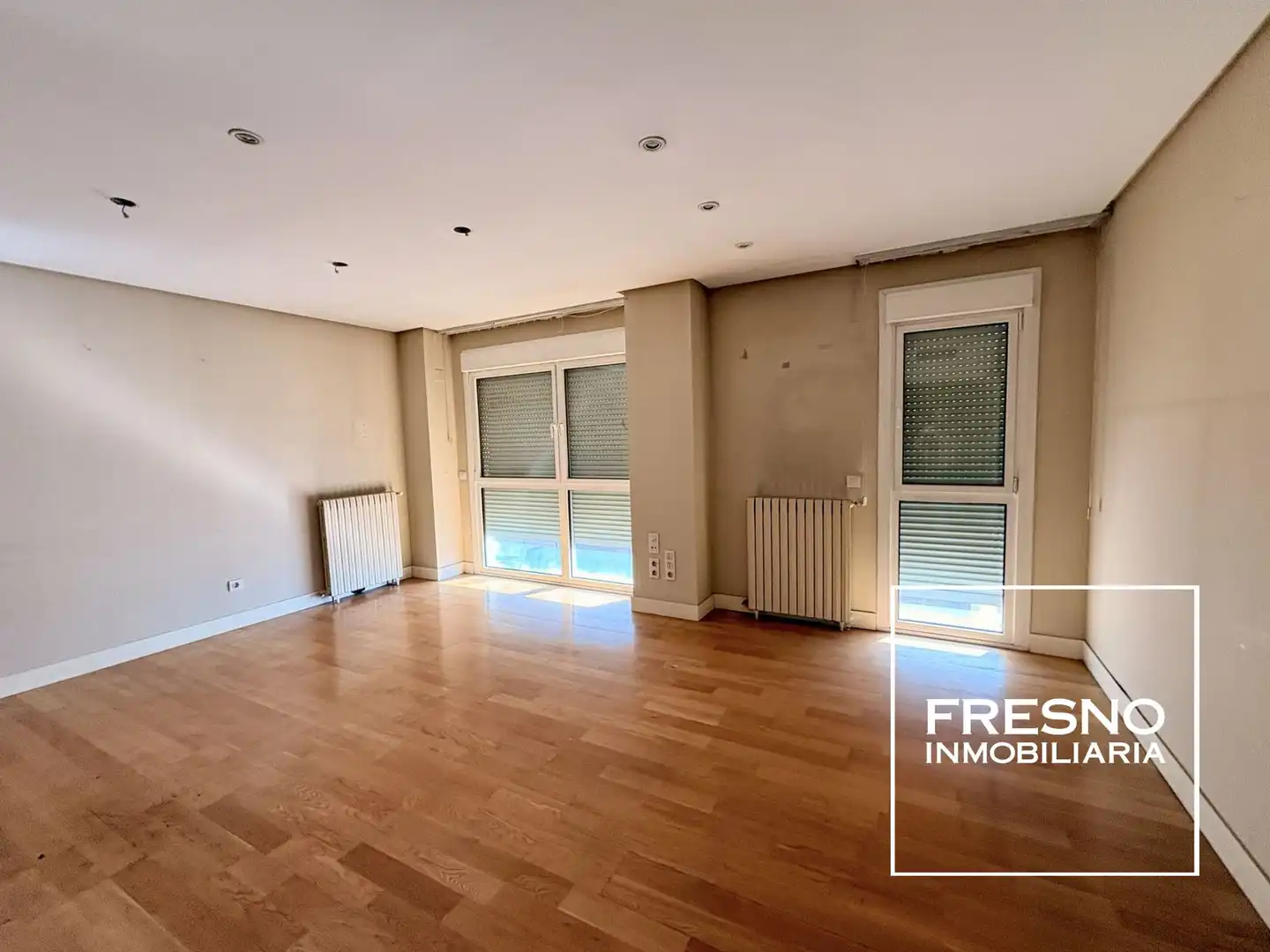 Flat for sale in Madrid  with Heating, Storage room and Community pool