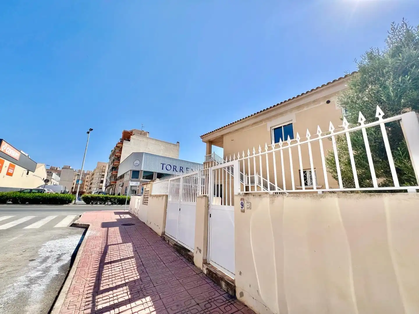 Vista exterior de Casa o chalet en venta en Torrevieja con Jardín privado, Terraza y Trastero