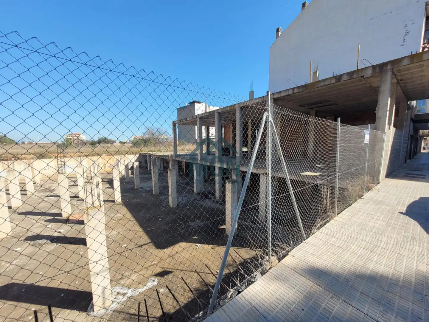 Vista exterior de Edifici en venda en Vila-real