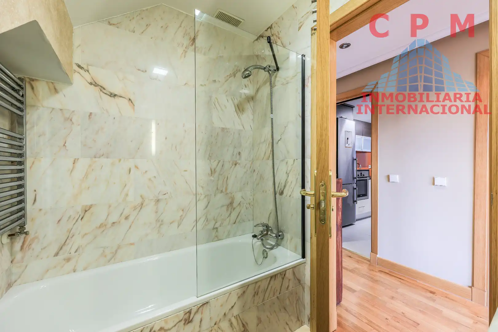 Badezimmer von Wohnung zur Miete in Madrid mit Klimaanlage, Heizung und Parkett
