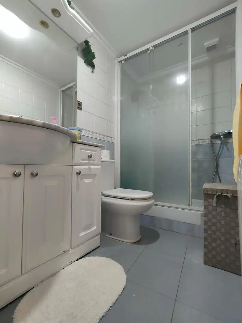 Baño de Piso en venta en Ondarroa con Calefacción y Balcón